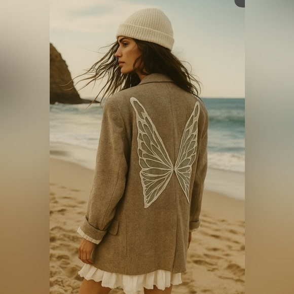 Tricia Fix vintage wool coat oversized butterfly design - Picture 4 of 12